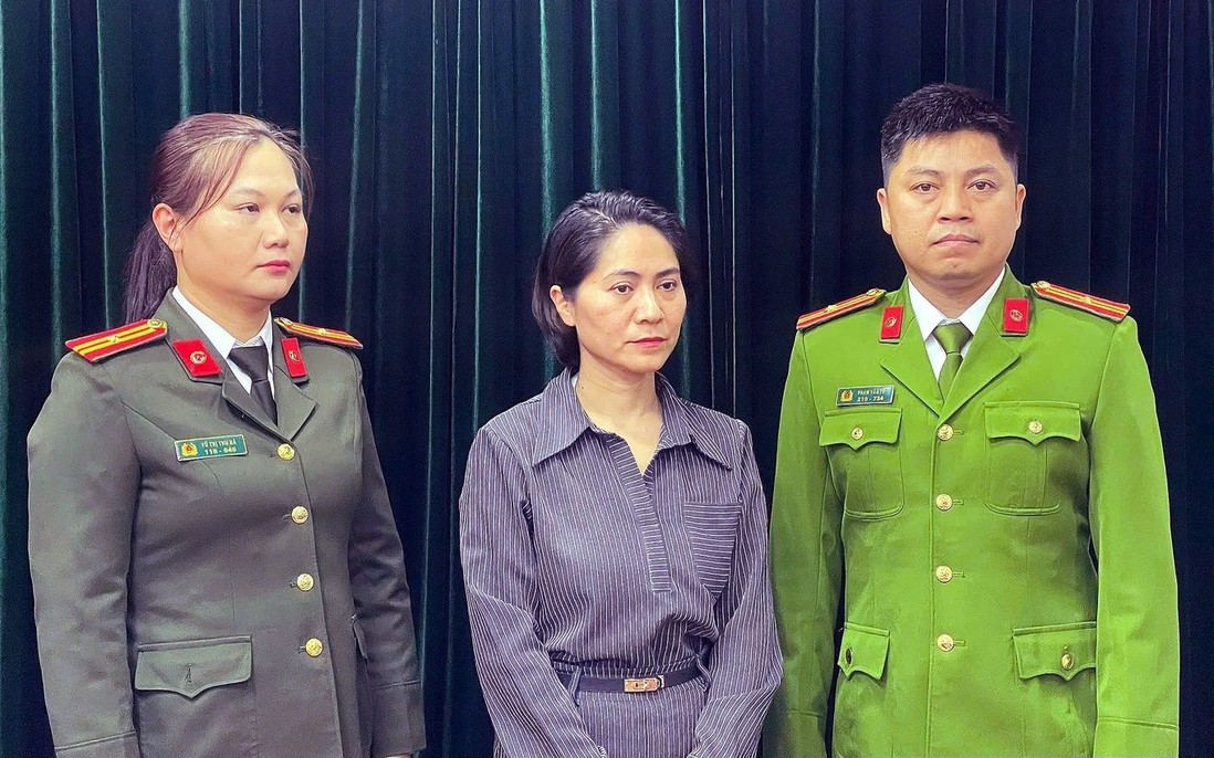 Nữ giám đốc tổ chức show “Về đây bốn cánh chim trời” hầu tòa