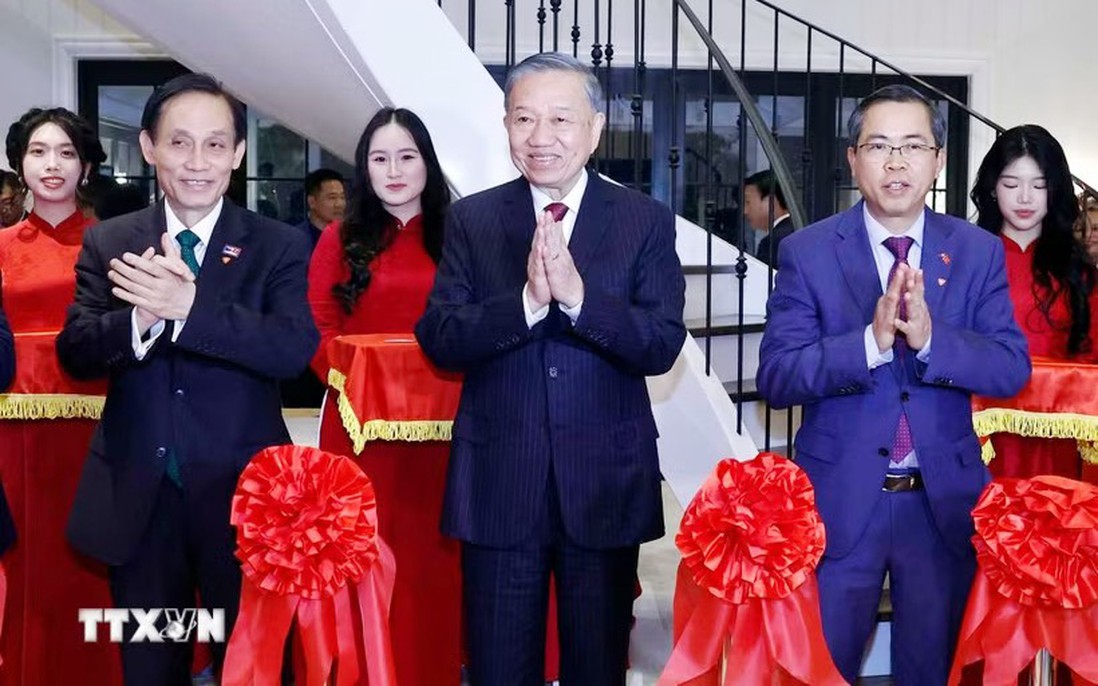 Top Vietnamese leader attends inauguration of Vietnam House, meets Vietnamese community in Australia