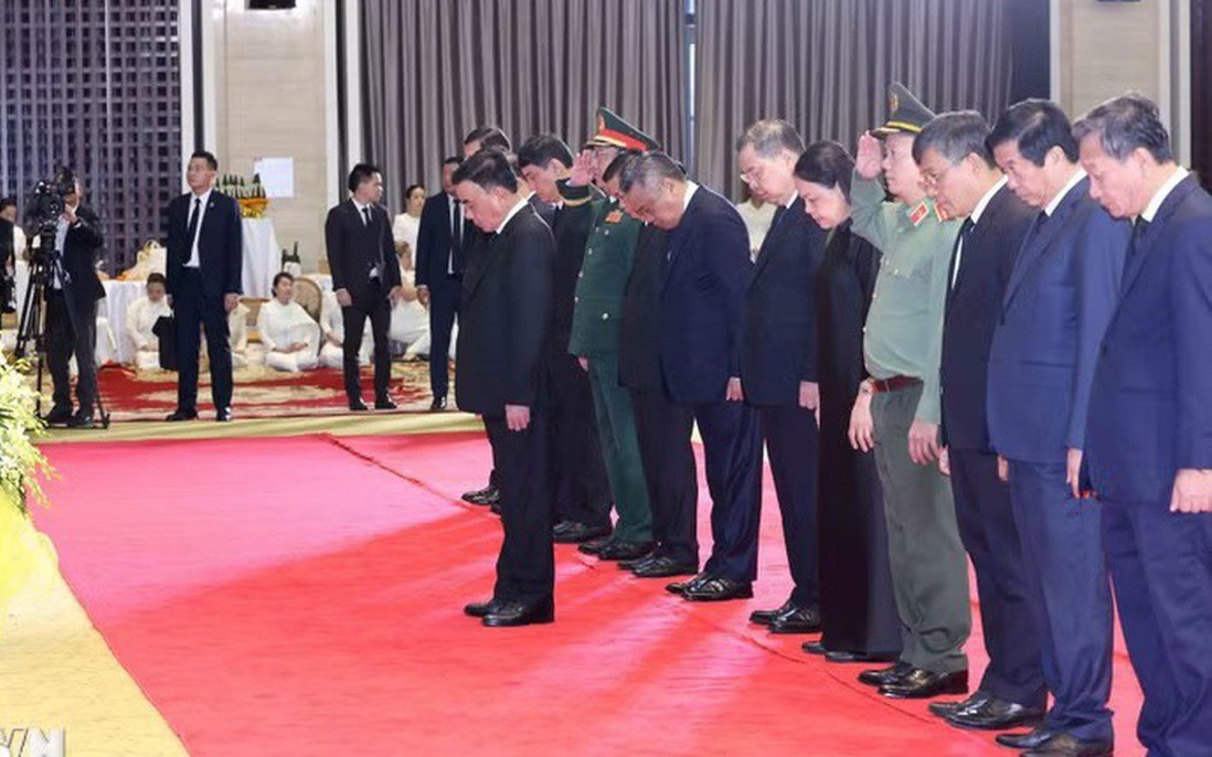 Thường trực Ban Bí thư Trần Cẩm Tú dự Lễ truy điệu đồng chí Saysomphone Phomvihane, Chủ tịch Quốc hội Lào