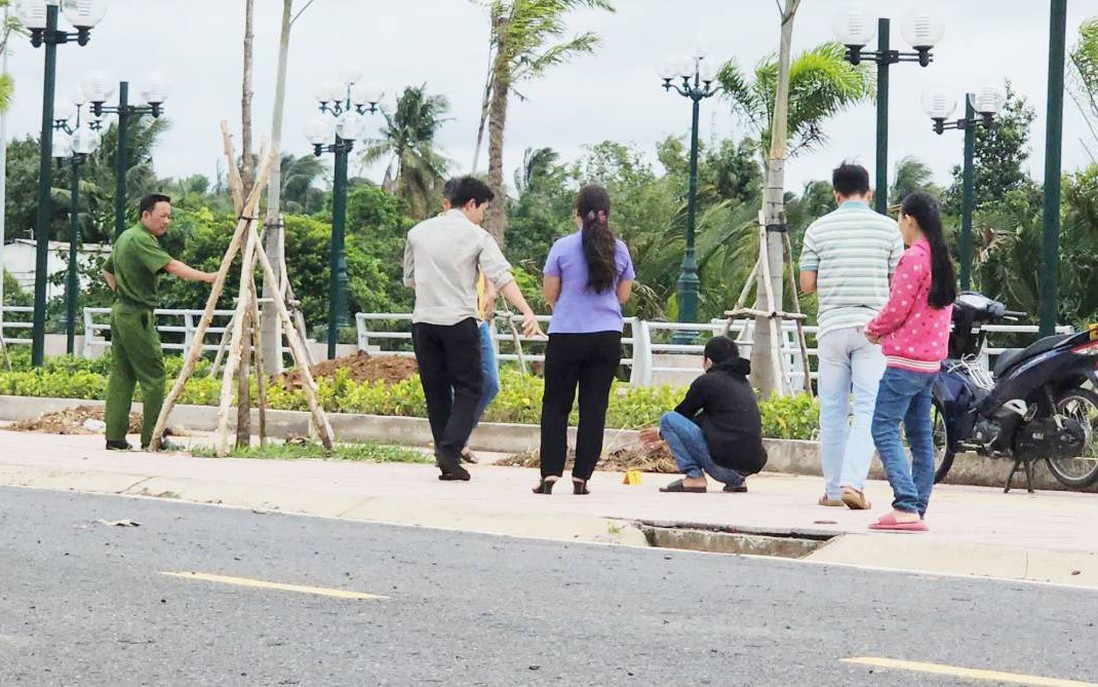 Hẹn gặp bạn trai quen qua mạng, người phụ nữ bị cướp tiền, điện thoại