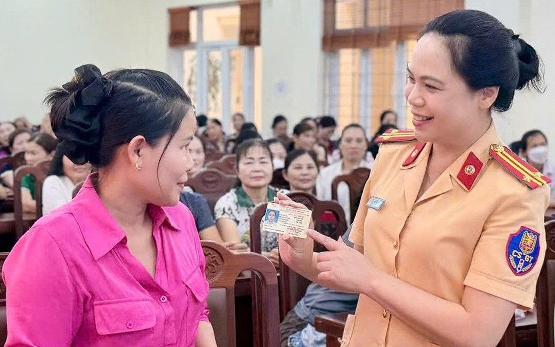 Ngày truyền thống Công an nhân dân Việt Nam 19/8: Đẩy mạnh chuyển đổi số để gần dân hơn