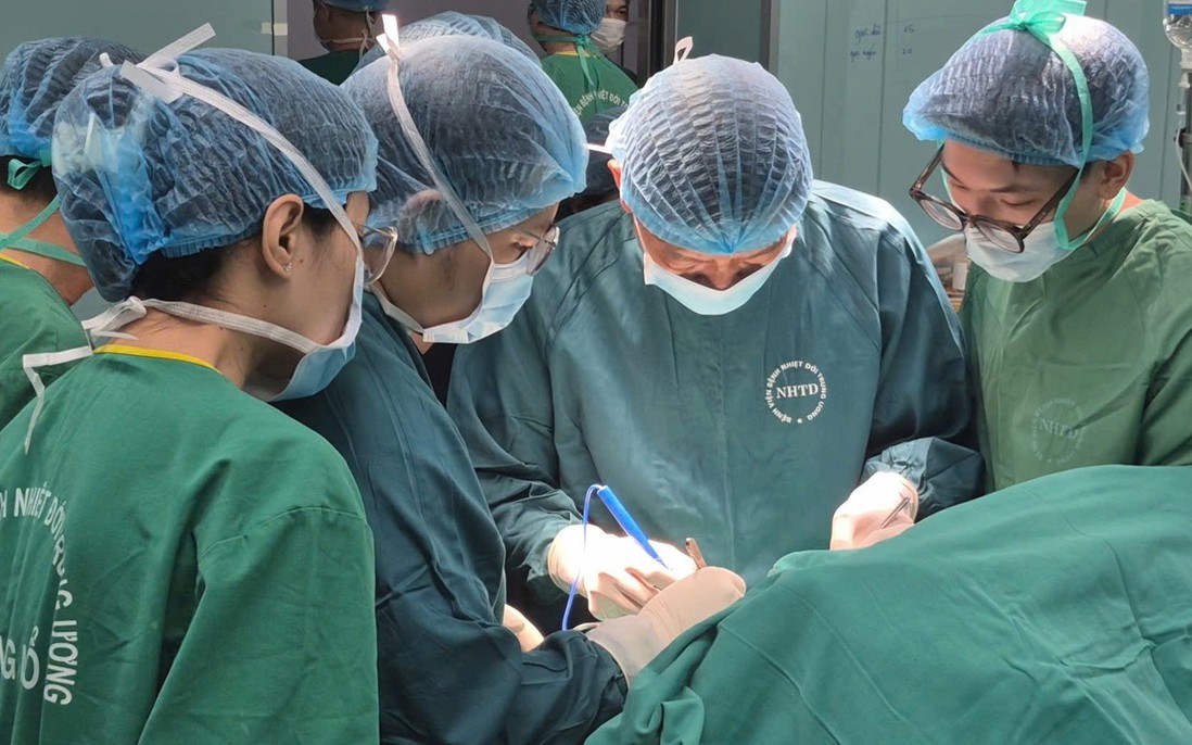 Bé gái 27 tháng tuổi bị chấn thương sọ não sau cú ngã