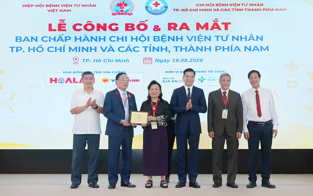 Bà Trần Thị Lâm làm Chủ tịch Chi hội Bệnh viện Tư nhân TPHCM và các tỉnh, thành phía Nam