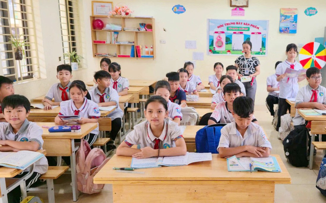 Sắp xếp trường học - Bài 2: Hiệu trưởng trở lại bục giảng, sẵn sàng thôi chưa đủ