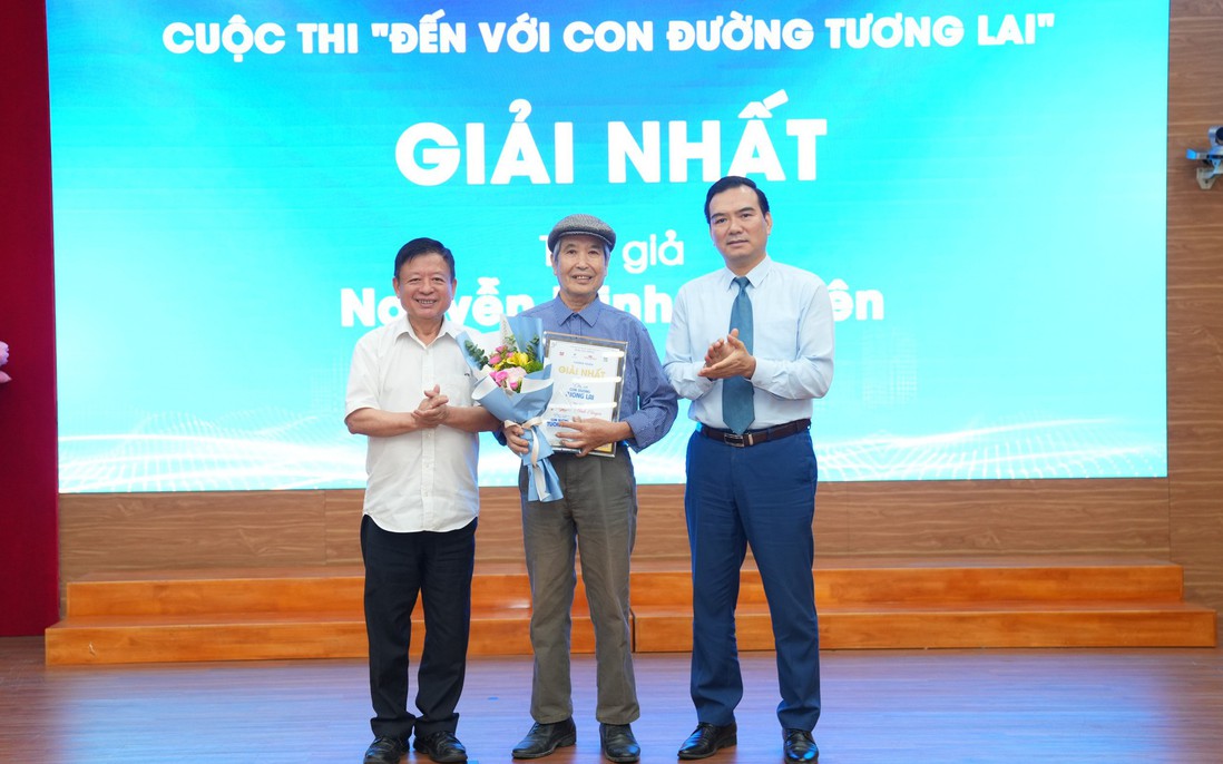 Trao giải Cuộc thi "Đến với Con đường tương lai"