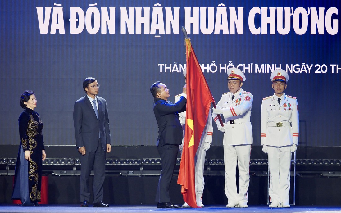 Sau danh hiệu Anh hùng Lao động, Vinamilk tiếp tục đón nhận Huân chương Độc lập hạng Nhất