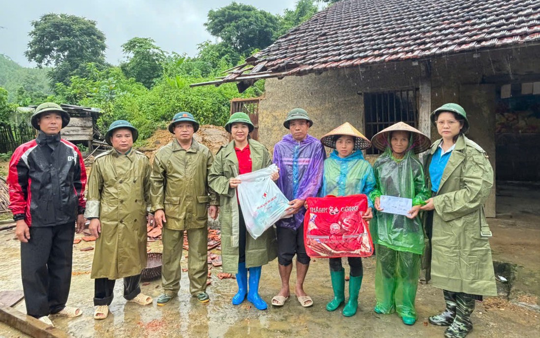 Hội LHPN Lạng Sơn sát cánh cùng người dân vượt qua mưa lũ do bão số 4
