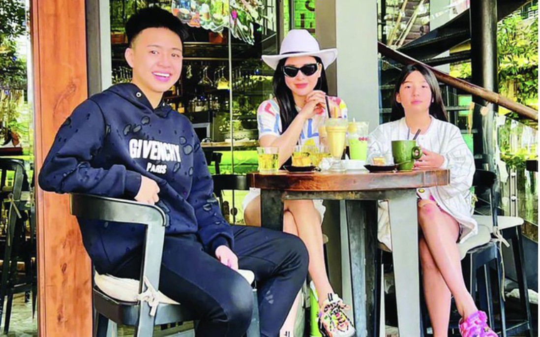 Hoa hậu Hồ Trúc Quỳnh: Cách mẹ sống là tấm gương cho con