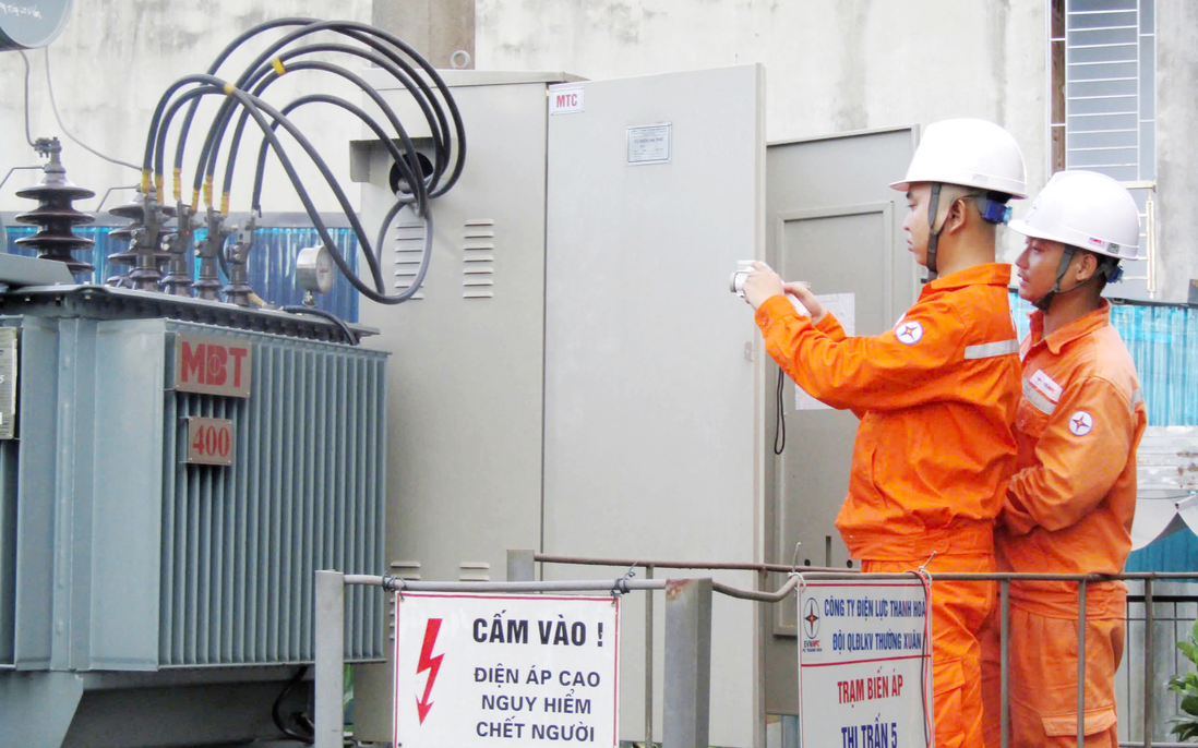 Điện lực Tủa Chùa đóng điện 3 trạm biến áp phục vụ nhân dân đón Tết Độc lập 