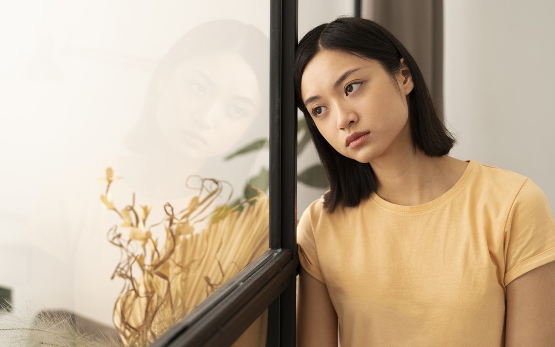 Nỗi cô đơn của người phụ nữ phải "chôn chặt" những khát khao