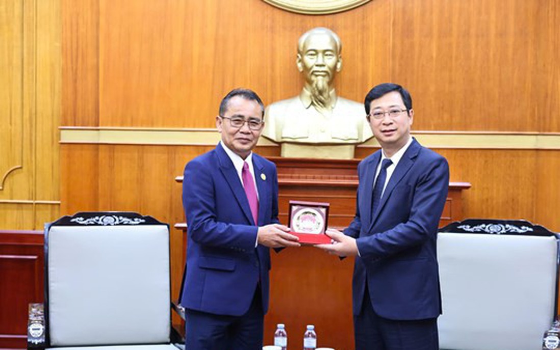 Tạo thêm động lực mới cho quan hệ hợp tác giữa Mặt trận hai nước Việt Nam - Lào