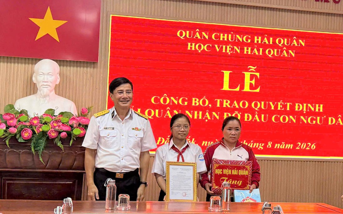 Học viện Hải quân nhận đỡ đầu con ngư dân có hoàn cảnh khó khăn