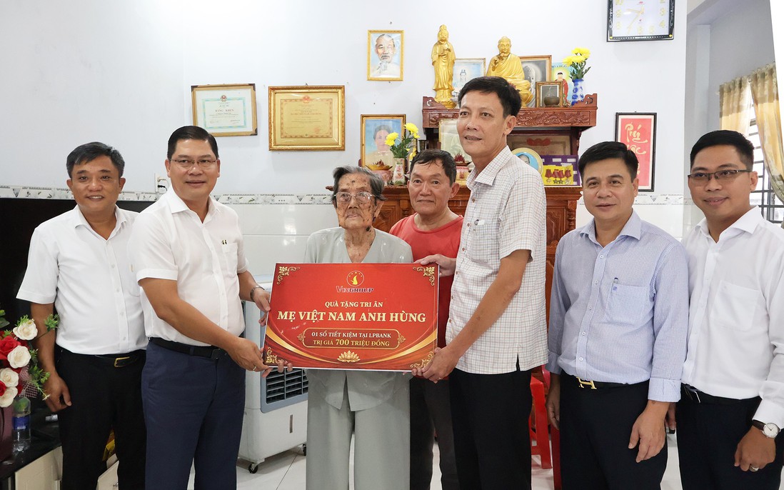 Trao sổ tiết kiệm cho 2 Mẹ Việt Nam Anh hùng, tổng trị giá 1,4 tỷ đồng