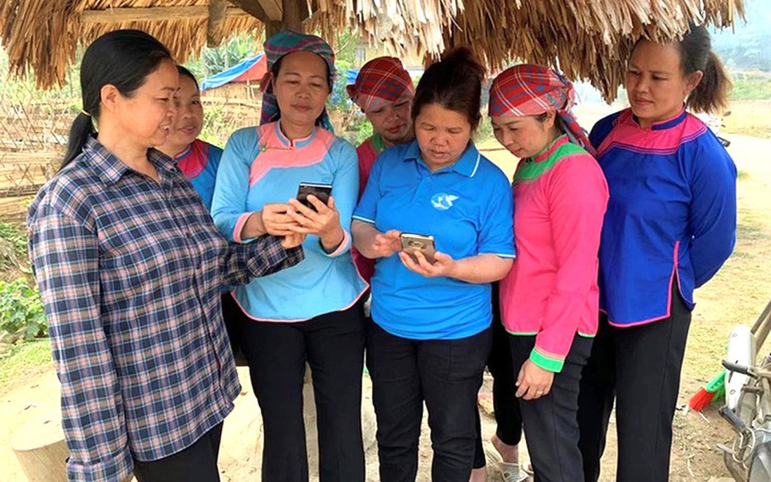 Tạo điều kiện để người khuyết tật, người dân tộc thiểu số thực hiện quyền tiếp cận thông tin