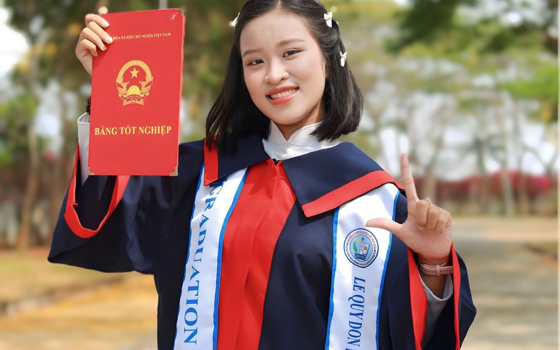 Bác sĩ Quân y tương lai được kết nạp Đảng ngay khi còn học phổ thông
