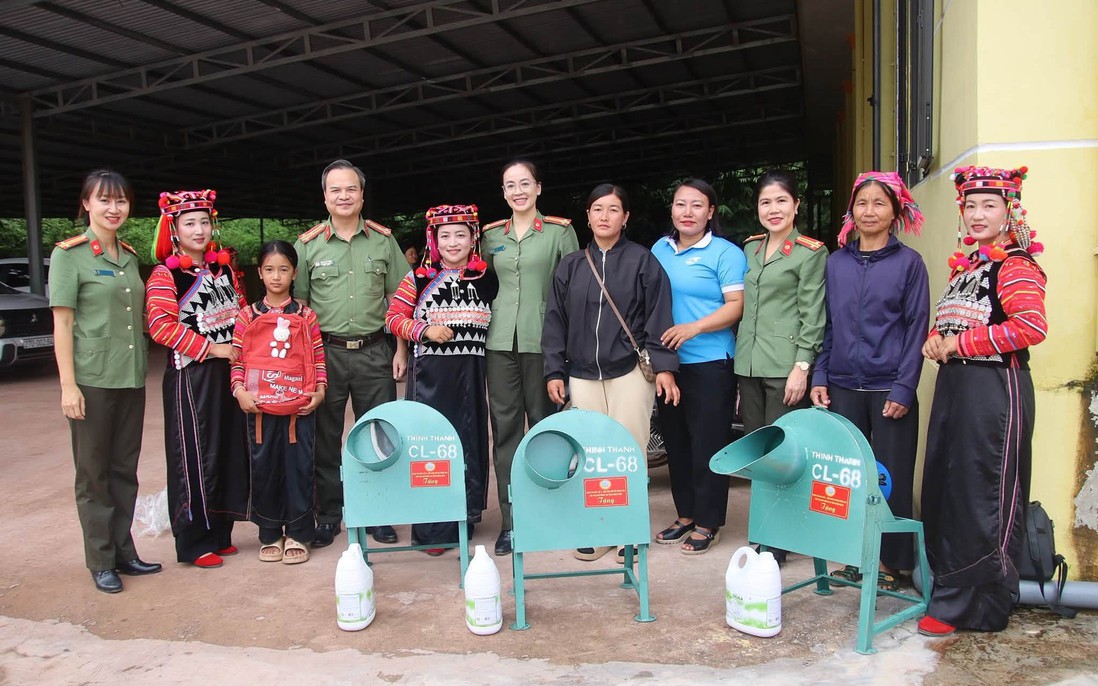 Phụ nữ Cụm thi đua số 4 Công an "Đồng hành cùng phụ nữ biên cương" tại Điện Biên