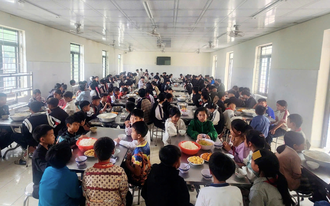 Trước thềm năm học mới, Hiệu trưởng trường vùng cao kêu gọi ủng hộ gạo, gas cho hơn 300 học sinh 