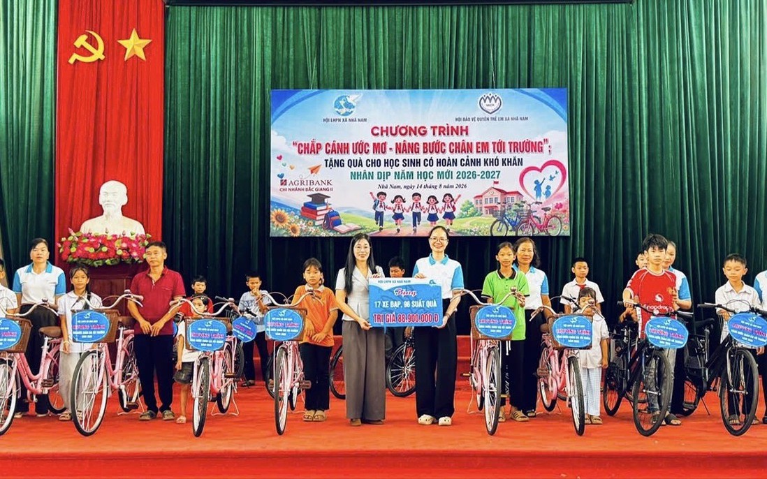 Hội LHPN Bắc Ninh: Hàng nghìn món quà nâng bước trẻ đến trường 