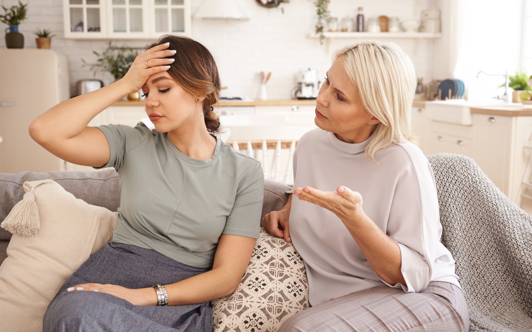 Khi người phụ nữ kiệt quệ trong "nghĩa vụ làm dâu"