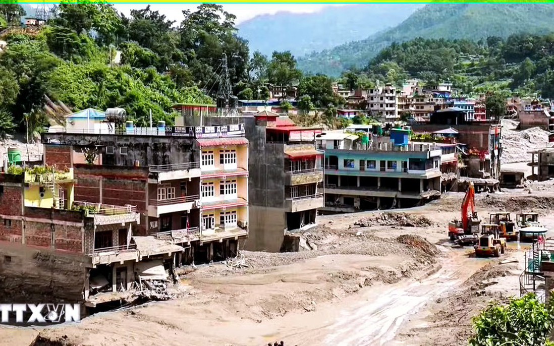 Trung Quốc gửi viện trợ khẩn cấp và cử chuyên gia cứu hộ tới Nepal
