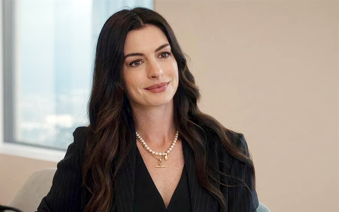 Sau "The Odyssey", minh tinh Anne Hathaway hóa người mẹ quả cảm trong "Ngày tàn của phố Oak"