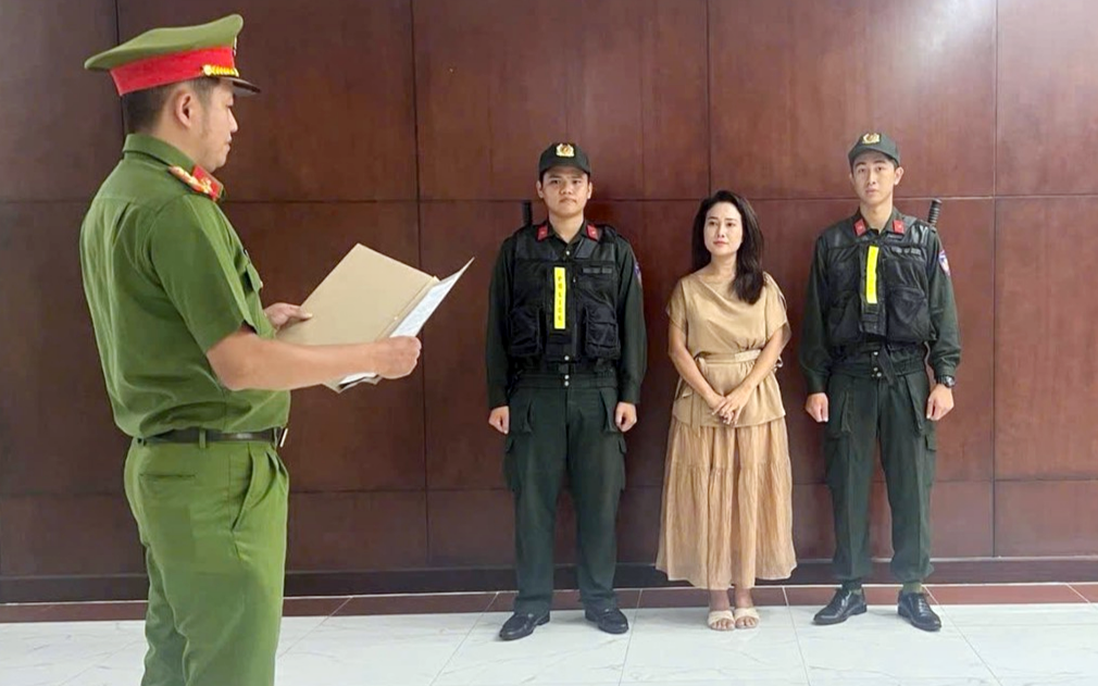 Ca sĩ Phương Diễm Huyền bị khởi tố