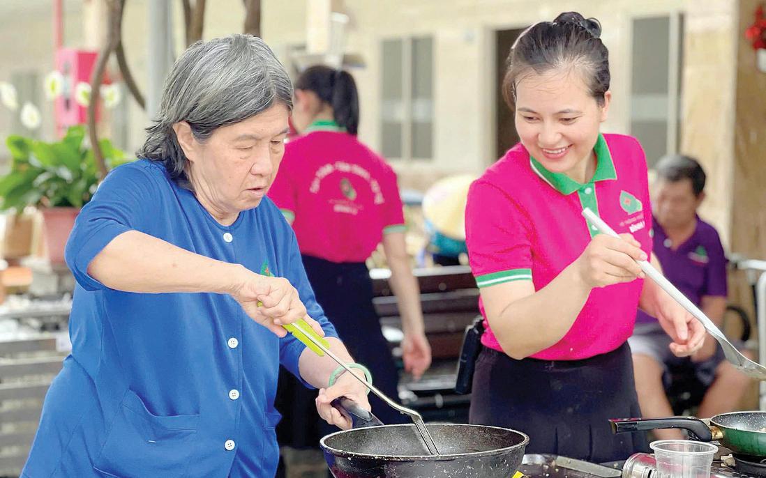 Điểm tựa của "tuổi xế chiều"