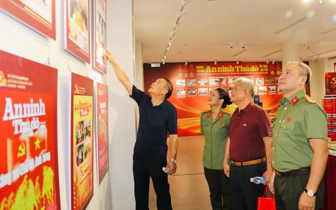 Trưng bày sách, báo, ảnh về 50 năm An ninh Thủ đô