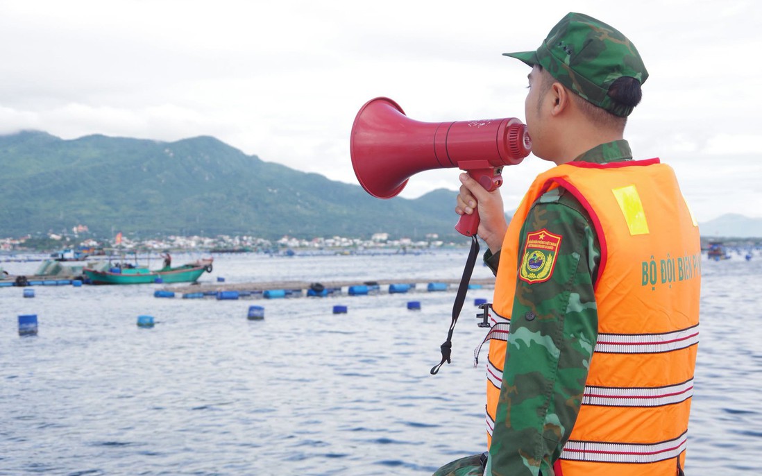 Bộ đội Biên phòng Khánh Hòa kêu gọi ngư dân chủ động ứng phó thời tiết xấu