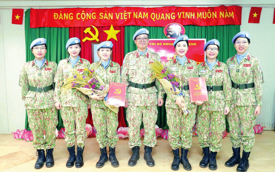 Lời tuyên thệ của 2 nữ bác sĩ "mũ nồi xanh" ở nơi xa Tổ quốc