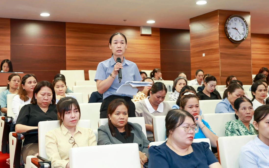 Thường trực Tỉnh ủy Khánh Hòa đối thoại với đại diện phụ nữ, nông dân và thành viên hợp tác xã