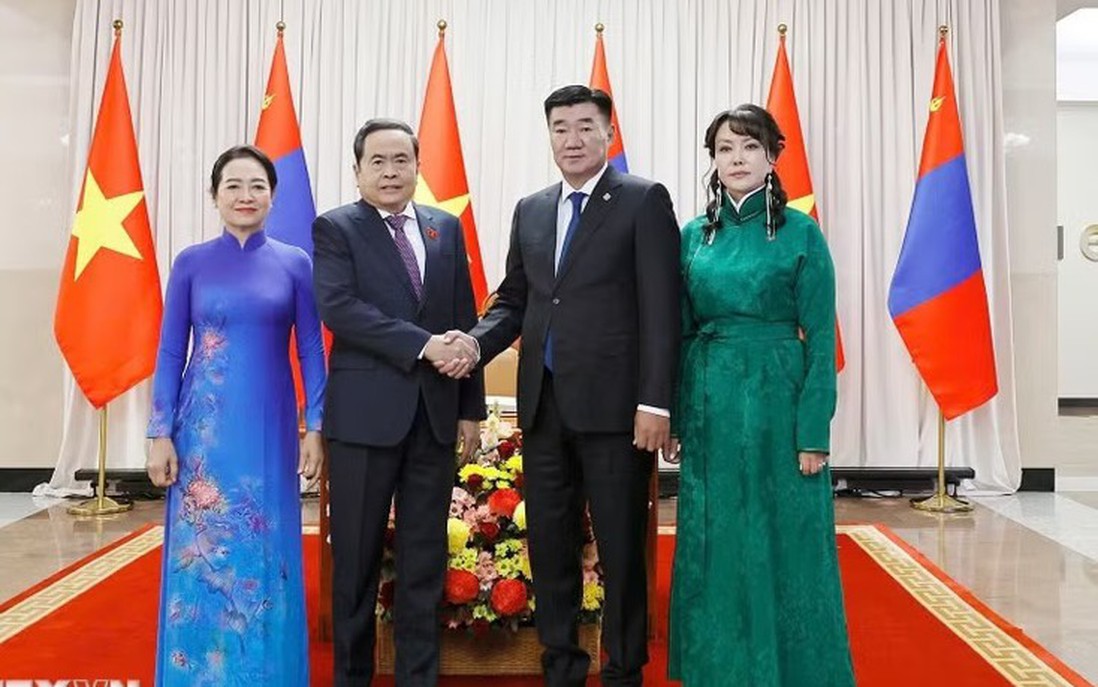 Phu nhân Chủ tịch Quốc hội Trần Thanh Mẫn gặp Phu nhân Chủ tịch Quốc hội Mông Cổ