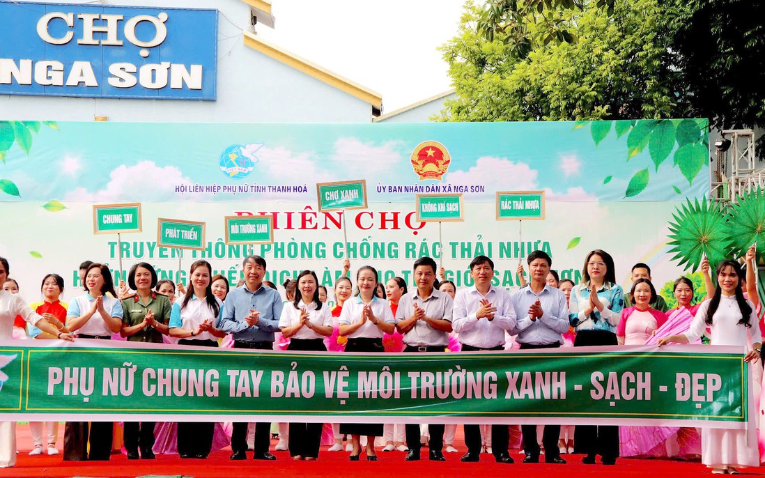 Phụ nữ Thanh Hóa thực hiện nếp sống xanh từ "Phiên chợ truyền thông phòng, chống rác thải nhựa"