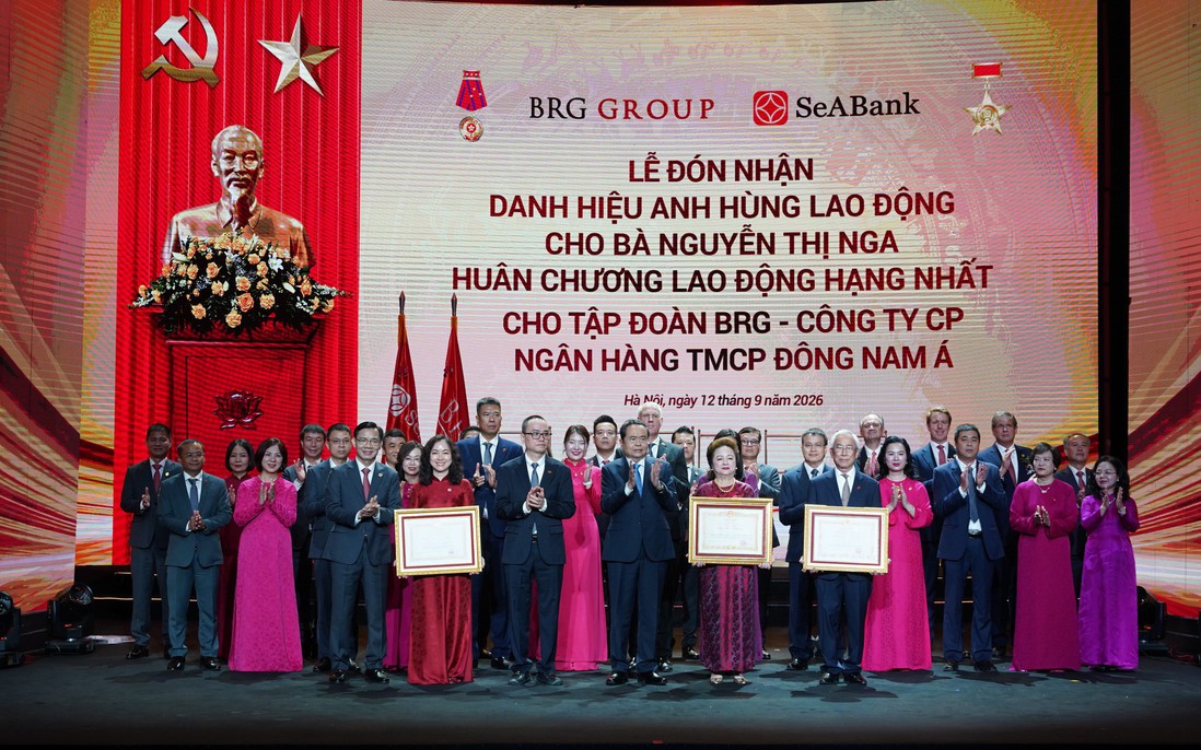 Doanh nhân Nguyễn Thị Nga được trao tặng Danh hiệu Anh hùng Lao động
