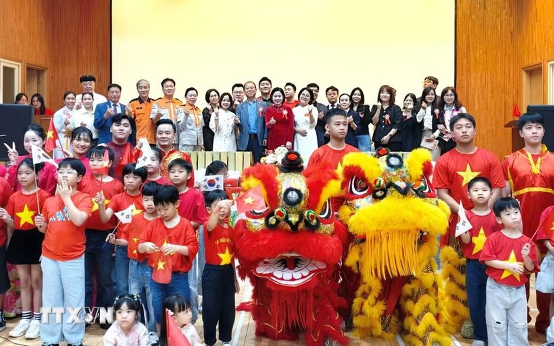 Tết Trung thu lan tỏa tình quê hương và gắn kết cộng đồng người Việt tại Incheon