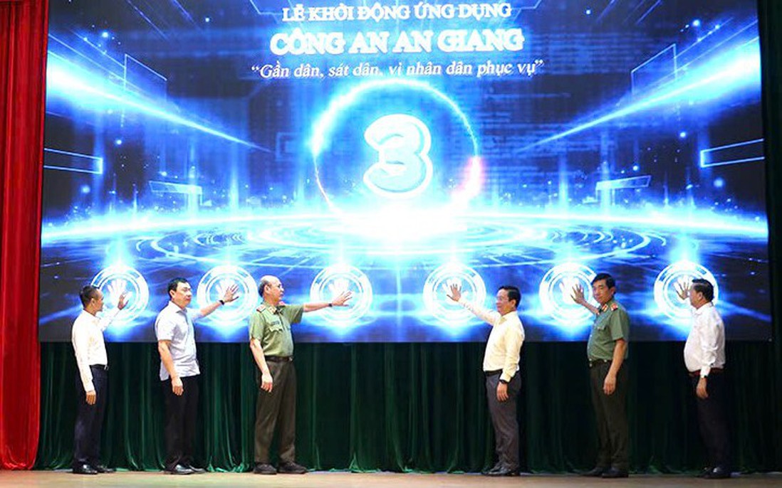 Công an tỉnh An Giang ra mắt ứng dụng đường dây nóng