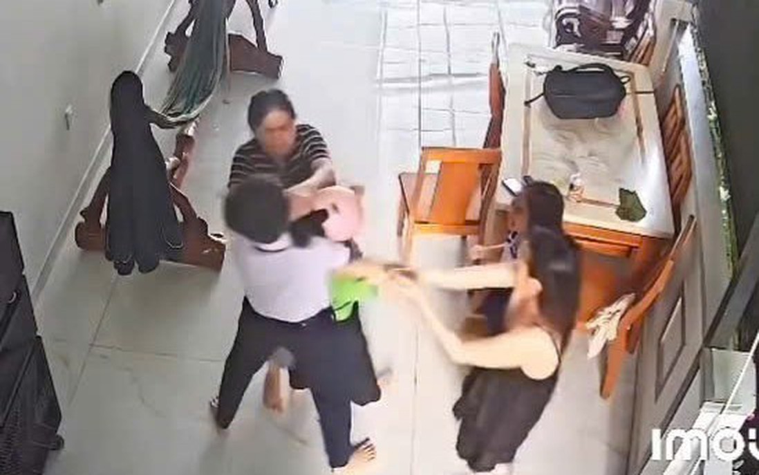 Xôn xao clip nam sinh có hành vi bạo lực với người trong gia đình