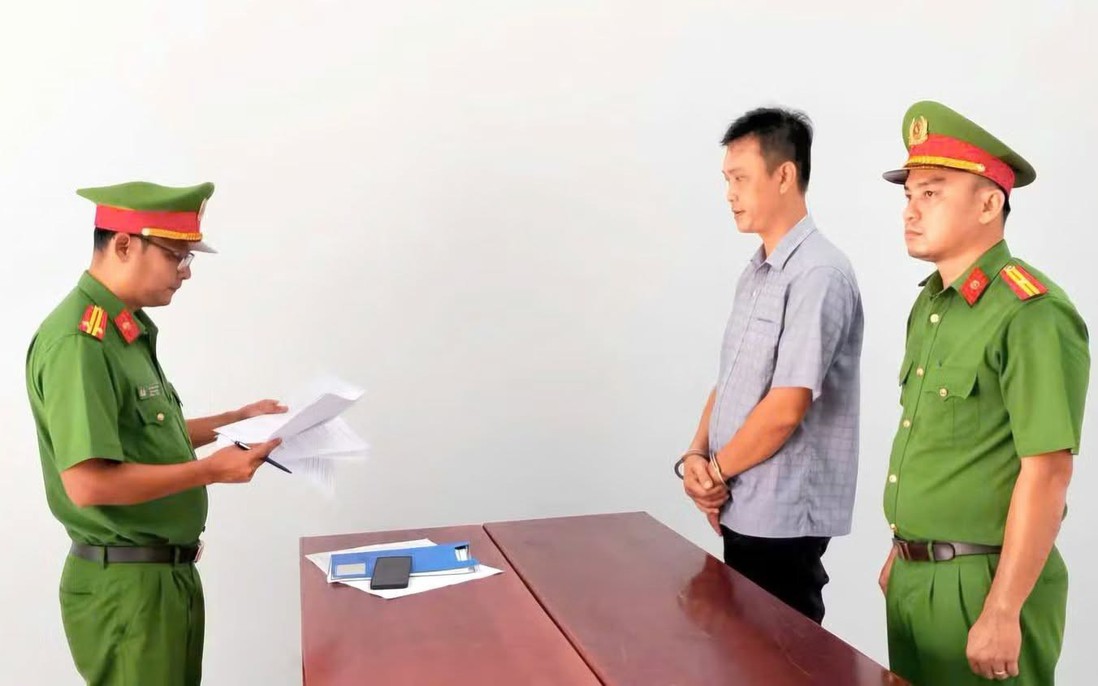 Bắt người đàn ông phát tán 6 clip riêng tư để trả đũa người yêu cũ