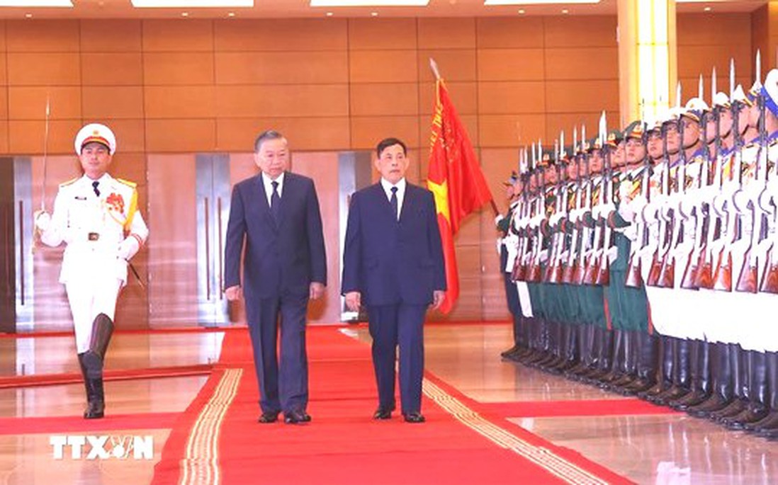 Lễ đón chính thức Nhà vua và Hoàng hậu Thái Lan thăm cấp Nhà nước tới Việt Nam