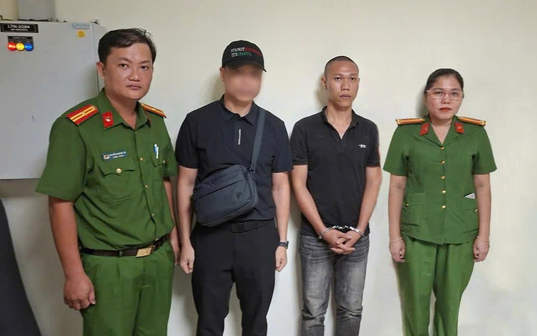 Đã bị khởi tố, vẫn dụ “người yêu nhí” trốn sang Lào