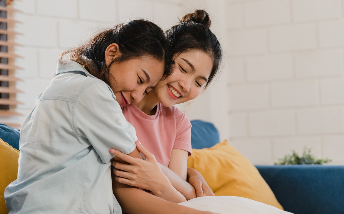 Mẹ học cách “cai nghiện con”