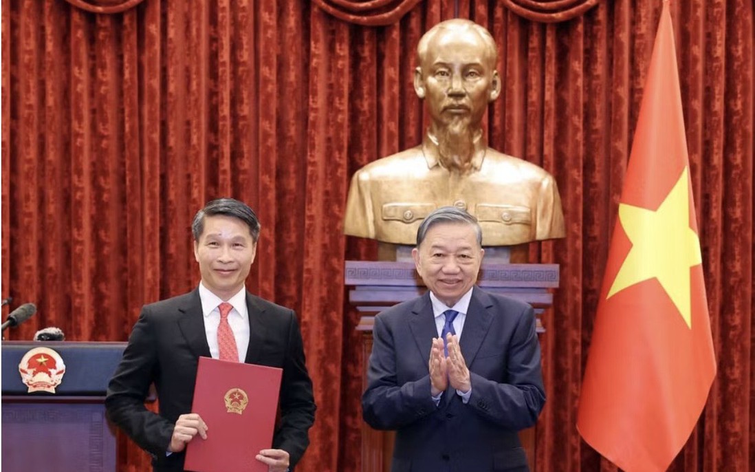 Tổng Bí thư, Chủ tịch nước Tô Lâm trao quyết định bổ nhiệm 2 Đại sứ Việt Nam tại nước ngoài