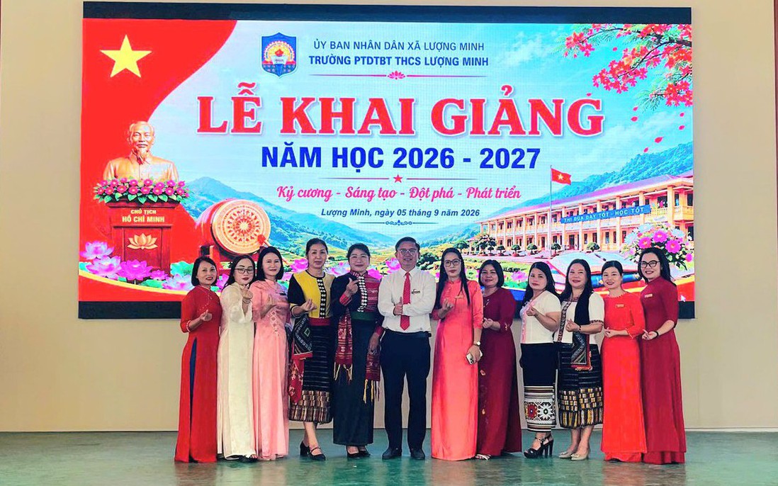 Diễn đàn tháng 9: Giữ học sinh vùng cao đến trường không chỉ cần con đường an toàn