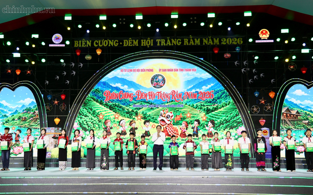 Đêm hội Trăng rằm tỏa sáng biên cương