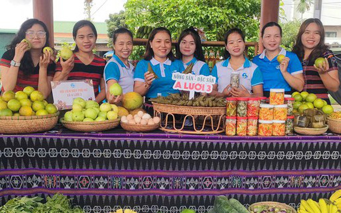 Phụ nữ dân tộc thiểu số A Lưới thích ứng chuyển đổi số, hướng đến tiêu dùng xanh