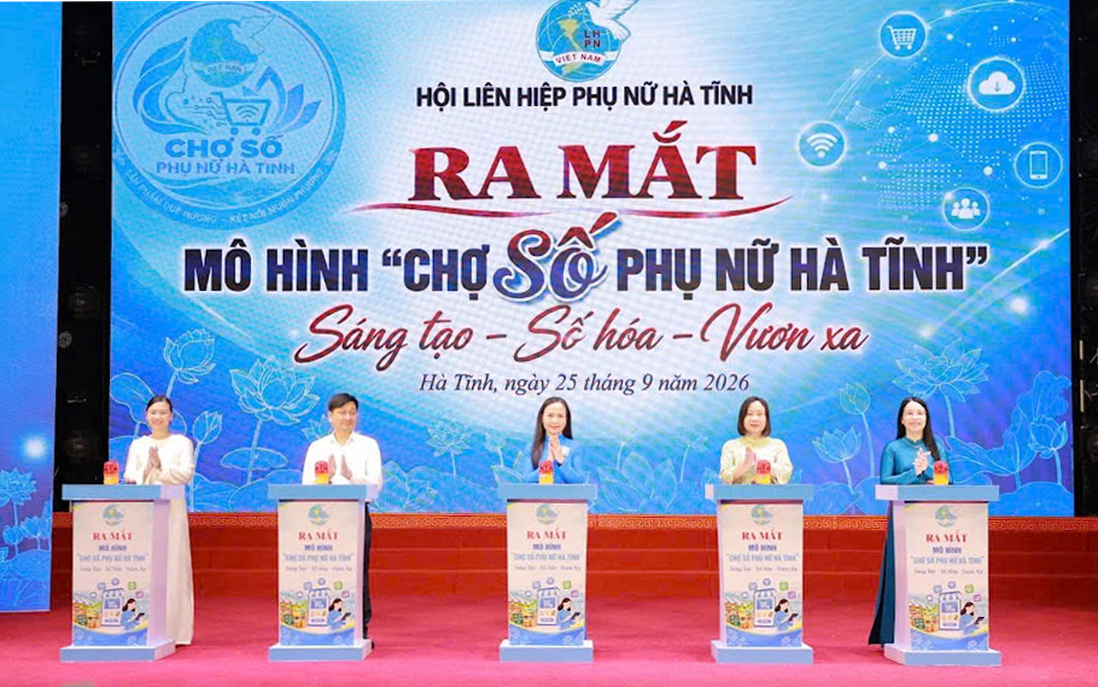 Phụ nữ Hà Tĩnh đưa sản phẩm bản địa lên “Chợ số”