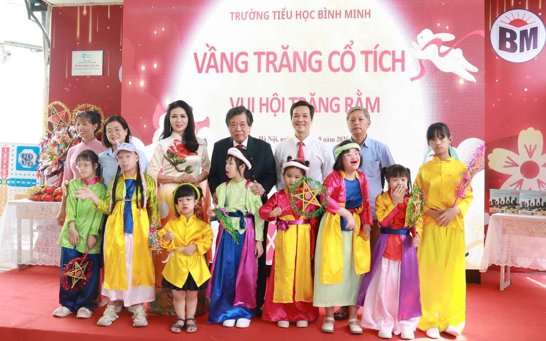 Khởi xướng chương trình "Chung tay vì trẻ em khuyết tật"