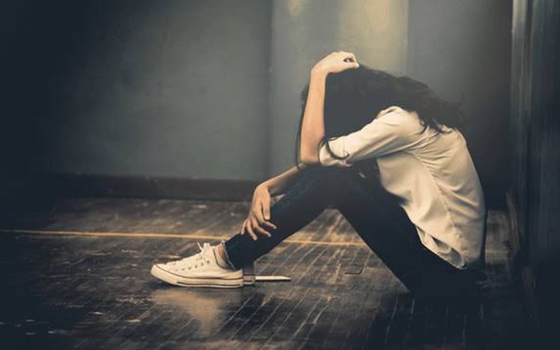 Bi kịch của những đứa con "như người thừa" trong gia đình