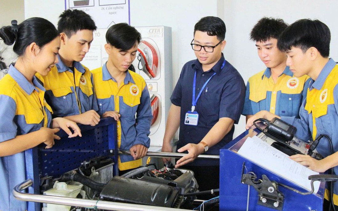 Hướng dẫn xác định cơ sở giáo dục nghề nghiệp công lập thuộc lĩnh vực đặc thù phục vụ sắp xếp, tổ chức lại