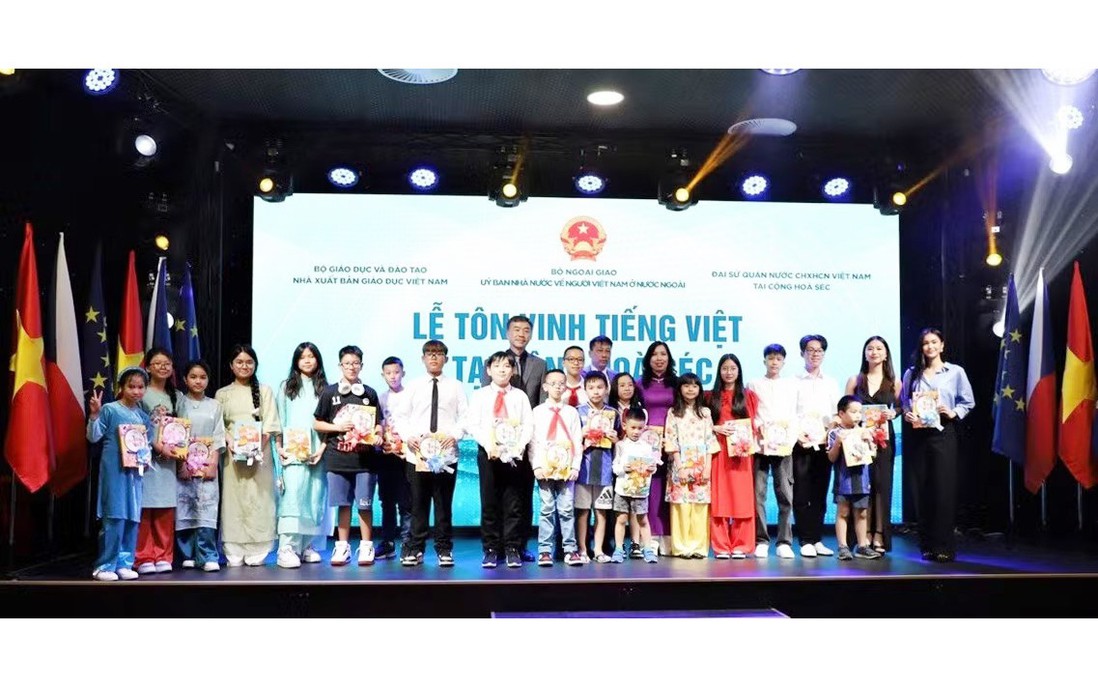 Tiếng Việt cho kiều bào: Cây cầu nối thế hệ trẻ với cội nguồn
